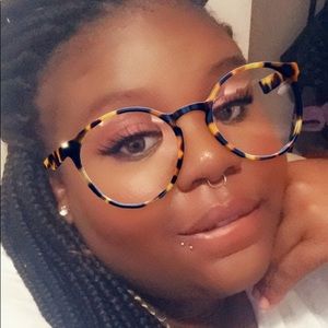 Meet your Posher, Deanna